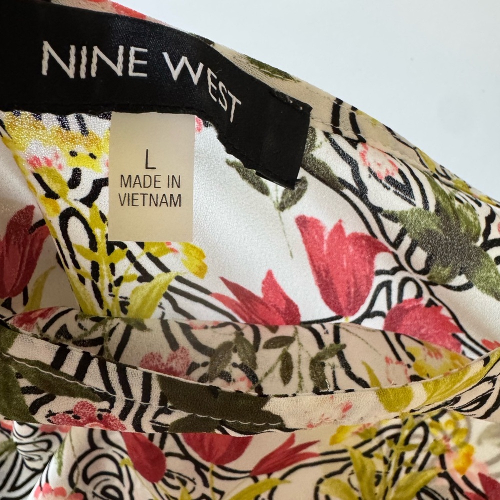 NWOT Nine West Colorful Cold Shoulder Lightweight Floral Blouse Size - Picture 4 of 6